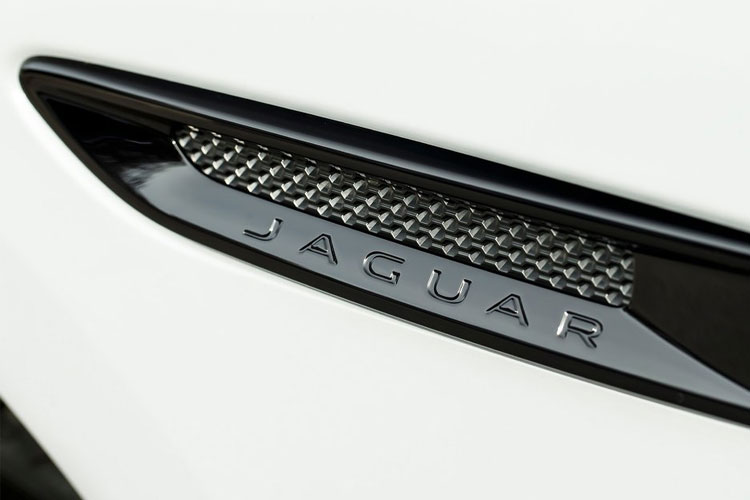 Jaguar F-Pace 2.0i 250 R-Dynamic HSE Black Auto AWD